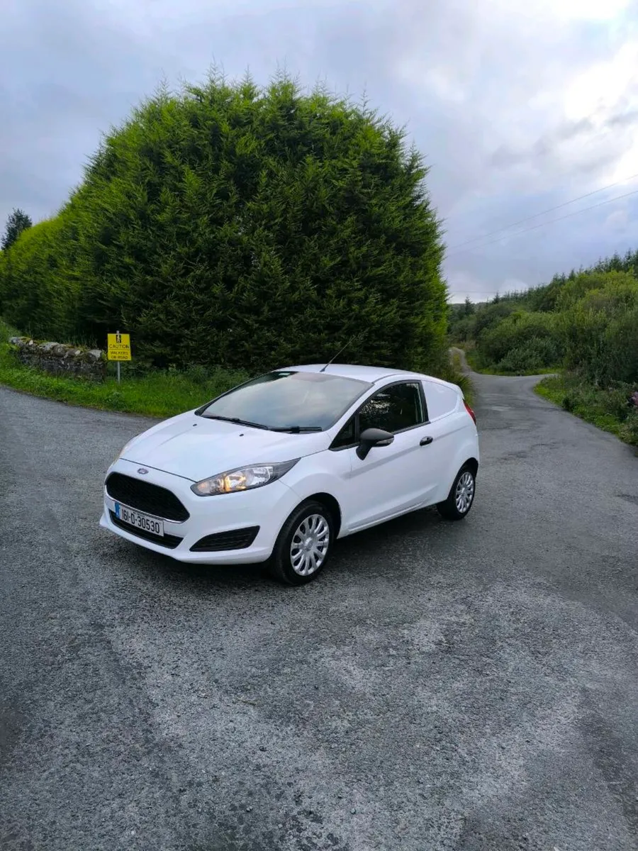Ford fiesta van - Image 2