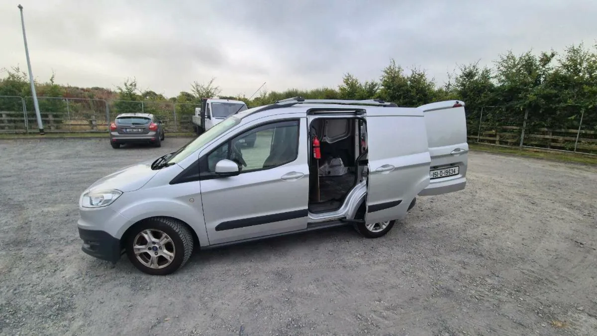 Ford Transit Courier 2015 - Image 3