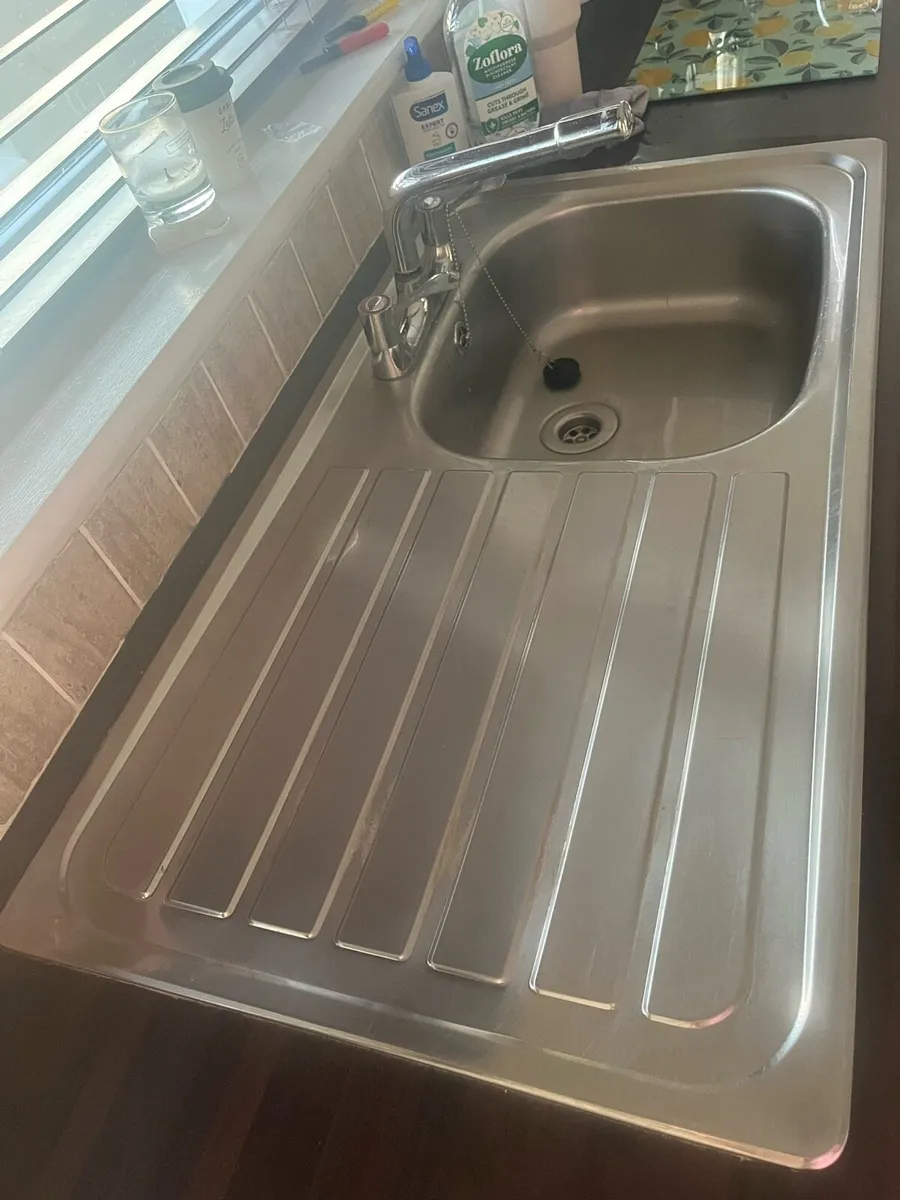 Stainless steel kitchen sink - Image 1