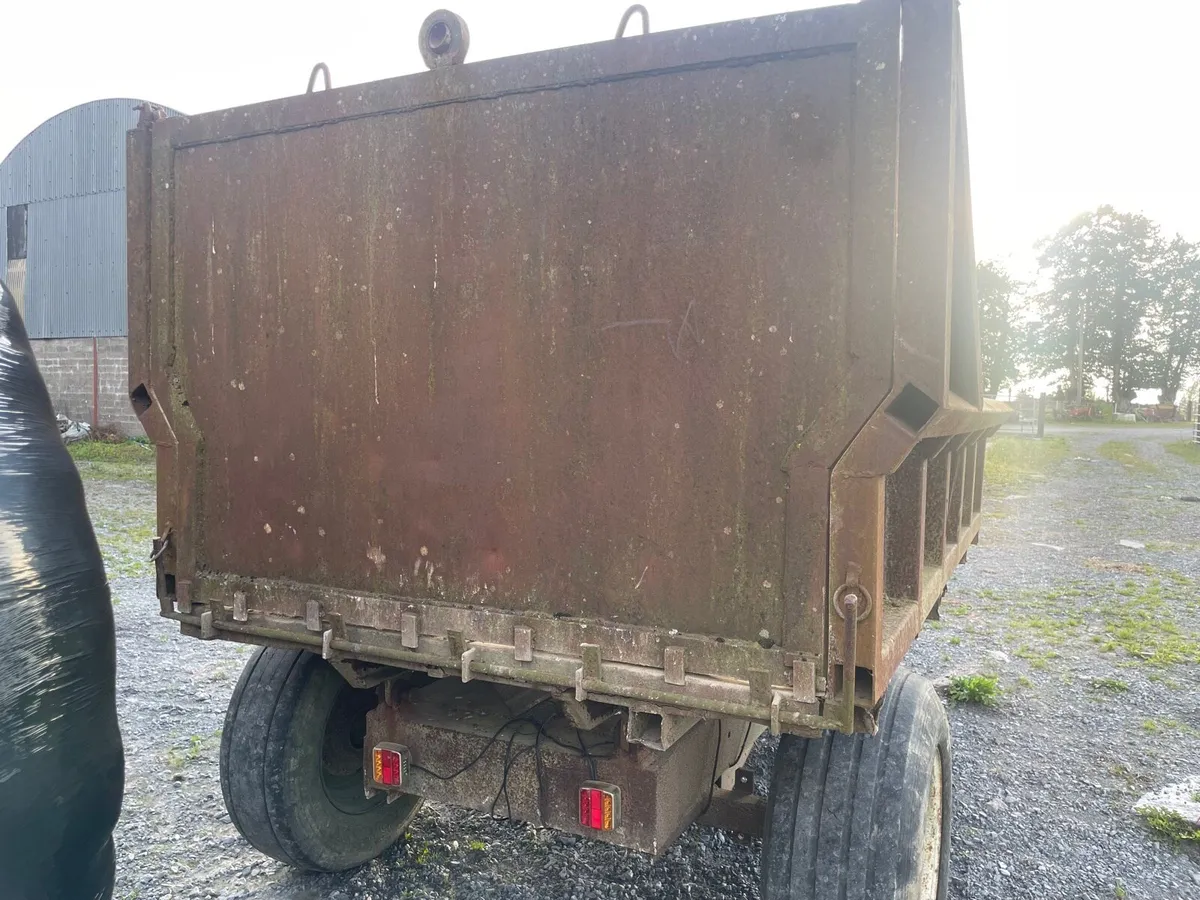 Tipping trailer - Image 2