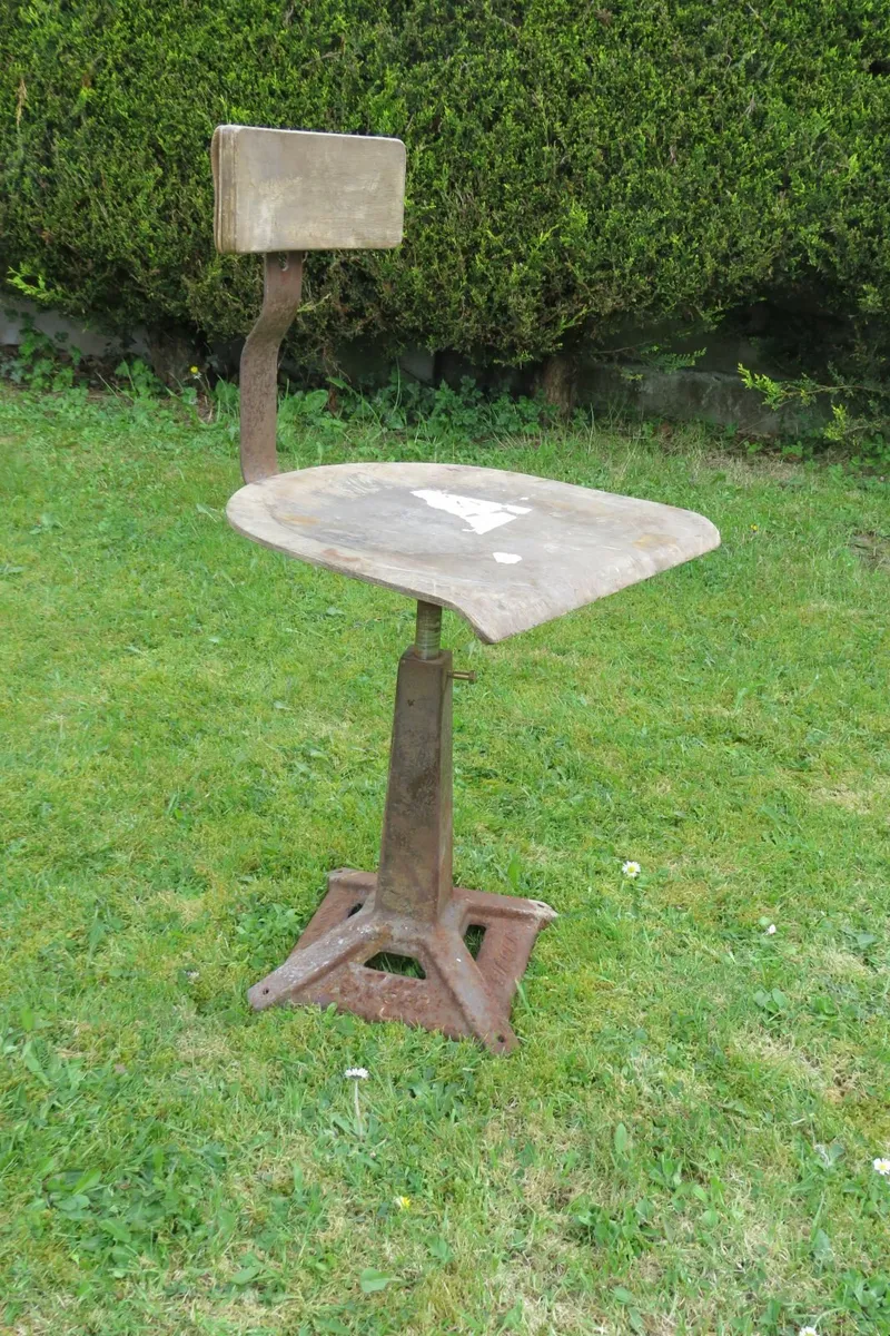 Singer Industrial chair - Image 1