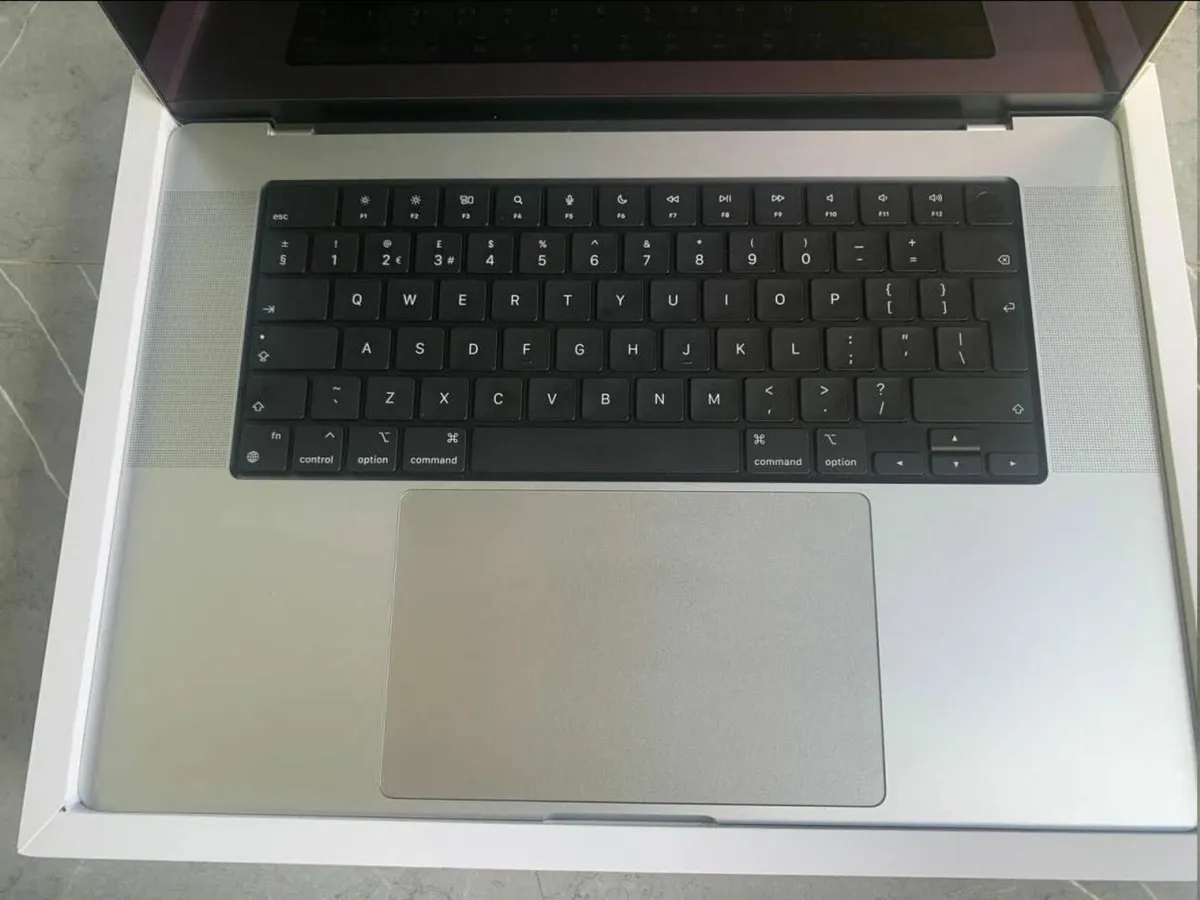 Apple MacBook Pro 16inch 2023 - Image 4