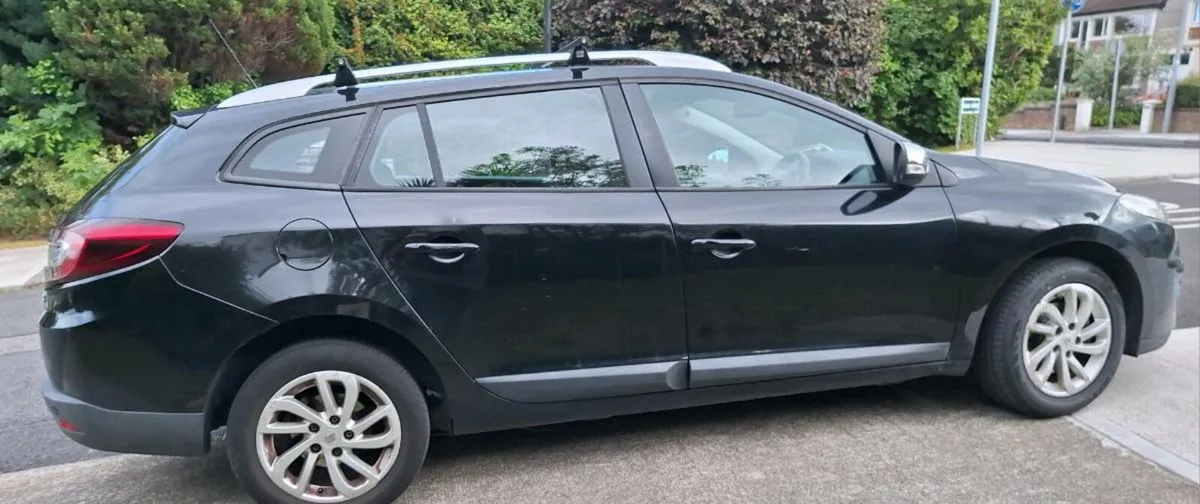 RENAULT Megane Tourer.  €3000 BARGAIN ! FRESH NCT. - Image 4