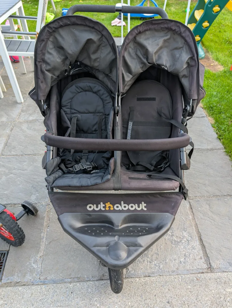 Out and about double buggy - Image 2