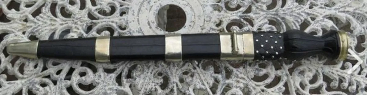 Traditional Scottish Dirk with Thistle Scabbard F - Image 3