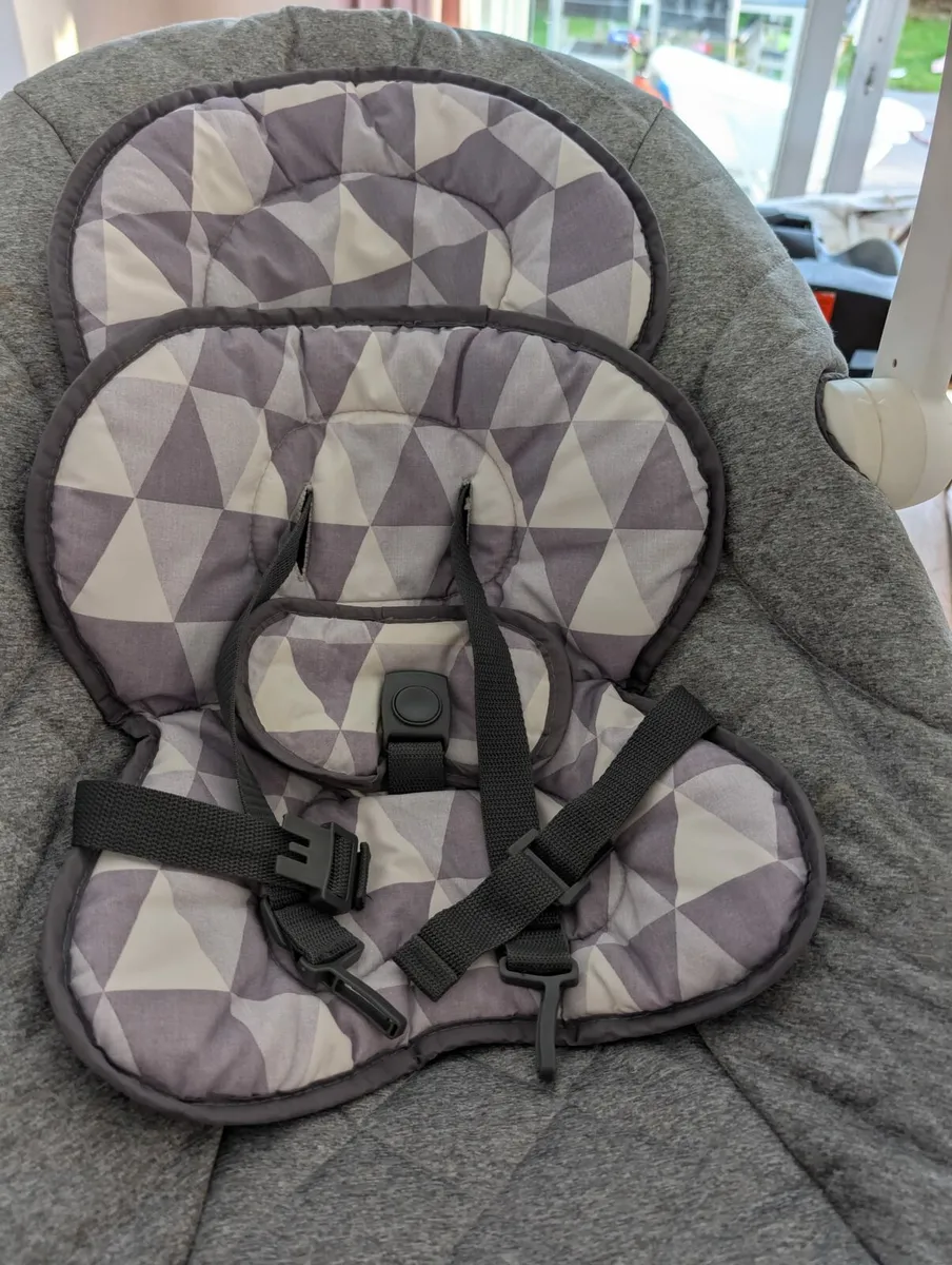 Graco swivel chair - Image 4