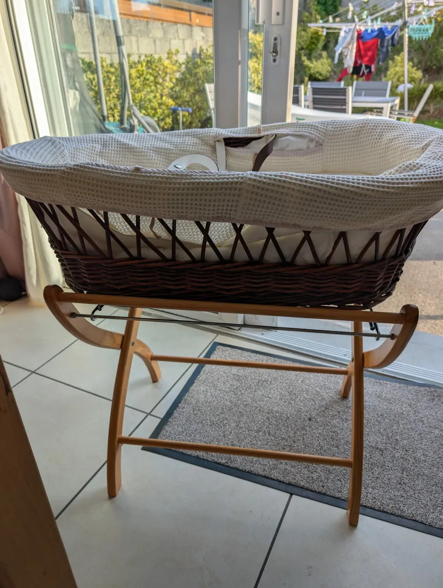 Moses basket and stand - Image 1
