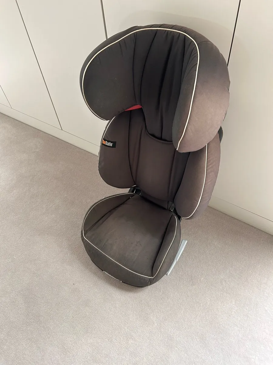 Besafe high back booster isofix child car seat - Image 1