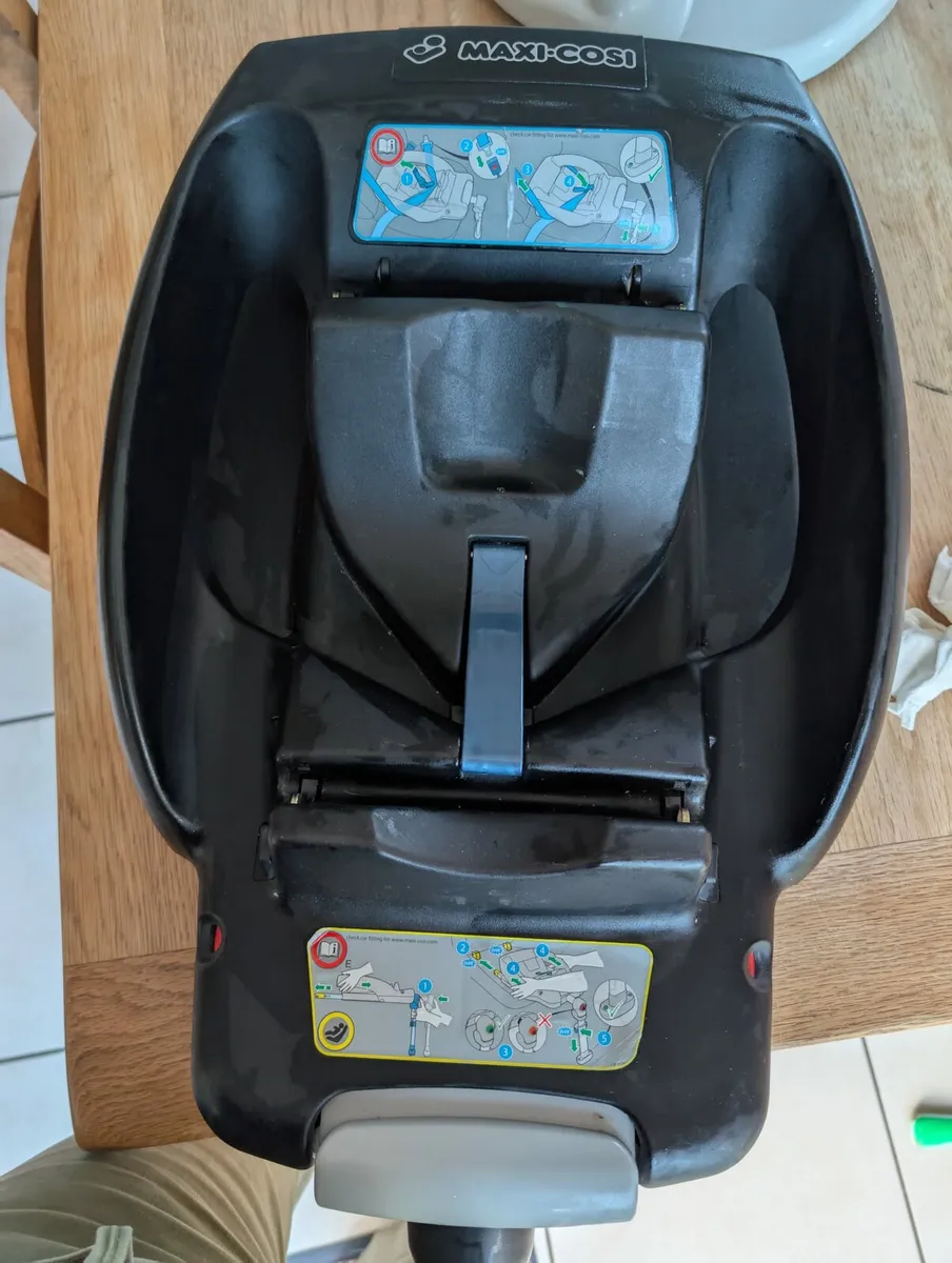 Isofix base - Image 1