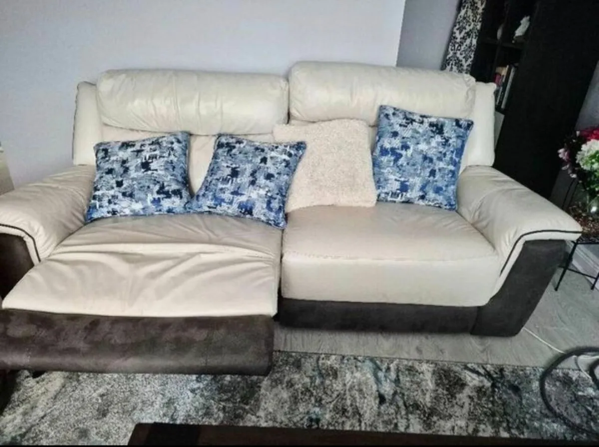 Manning 3 Seater Manual Recliner - Image 3