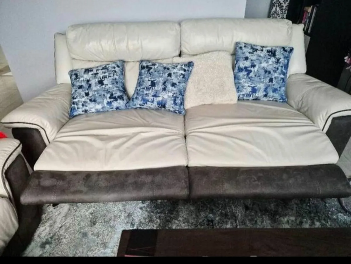 Manning 3 Seater Manual Recliner - Image 4