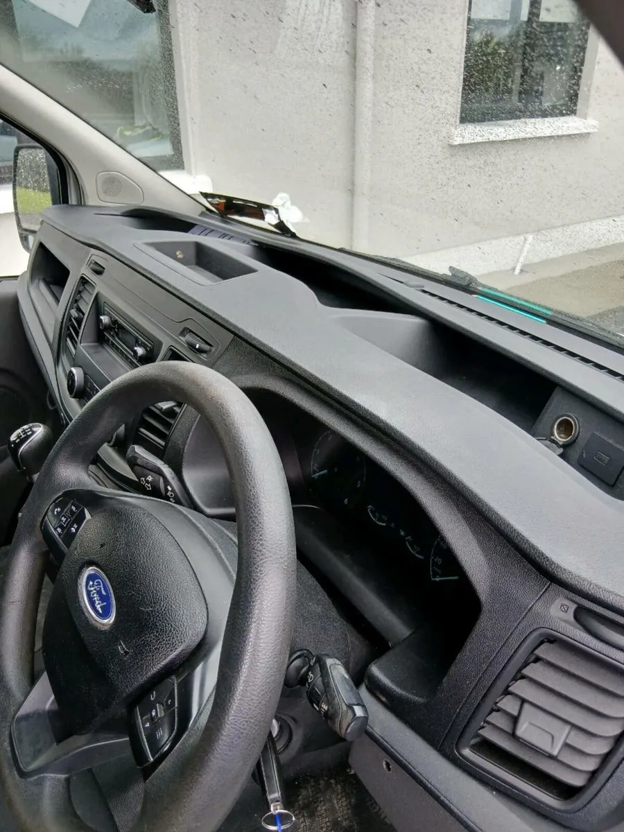 Ford Transit custom crew cab - Image 4
