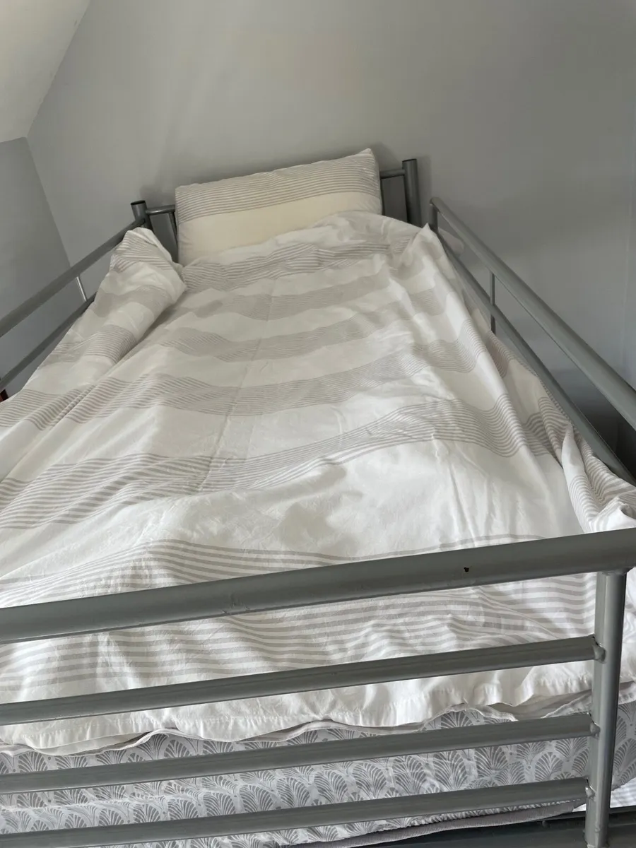 Triple bunk bed - Image 4