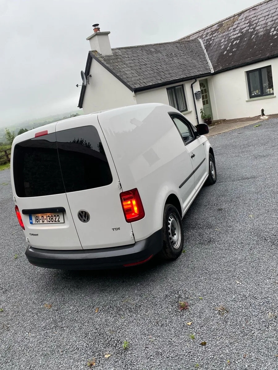 2018 caddy van - Image 2