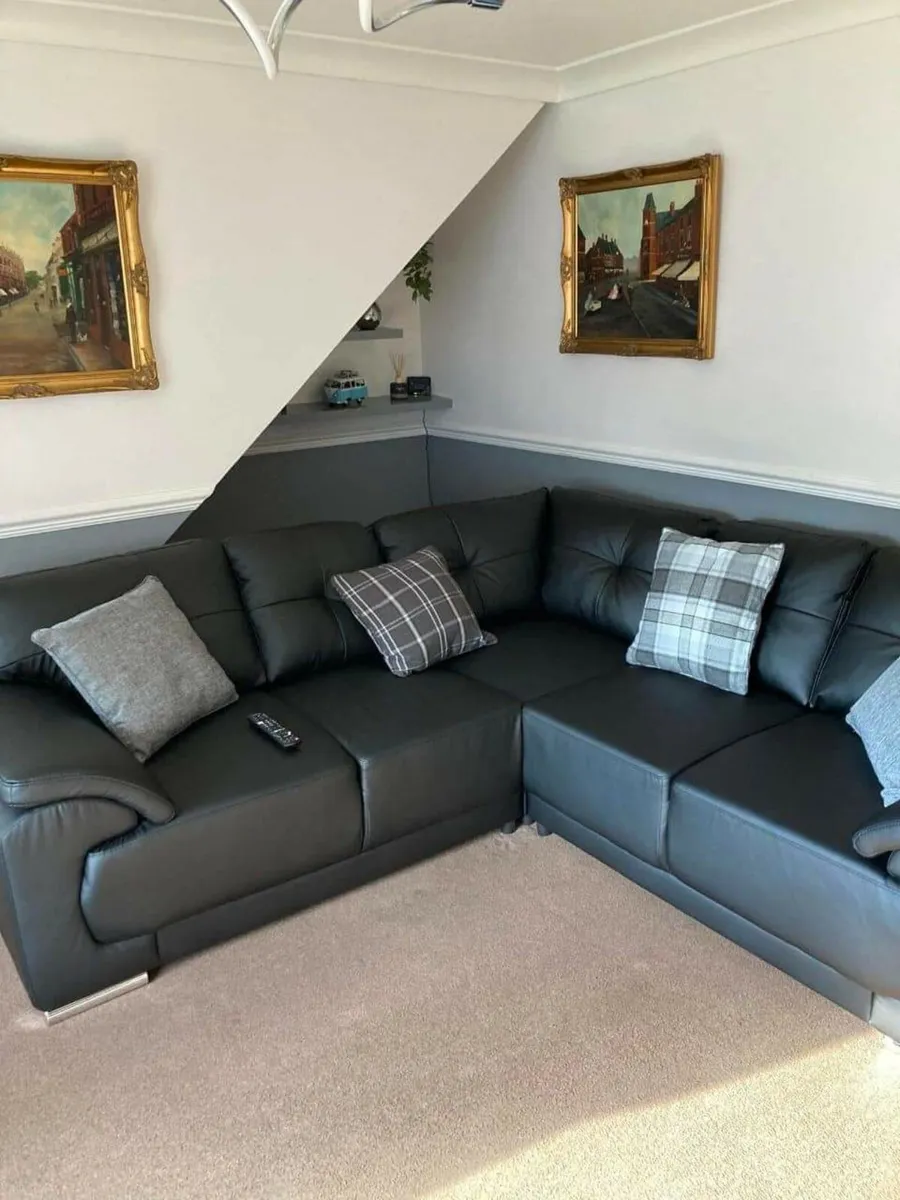 "5 seater Corner leather- Like New - Free delivery - Image 2
