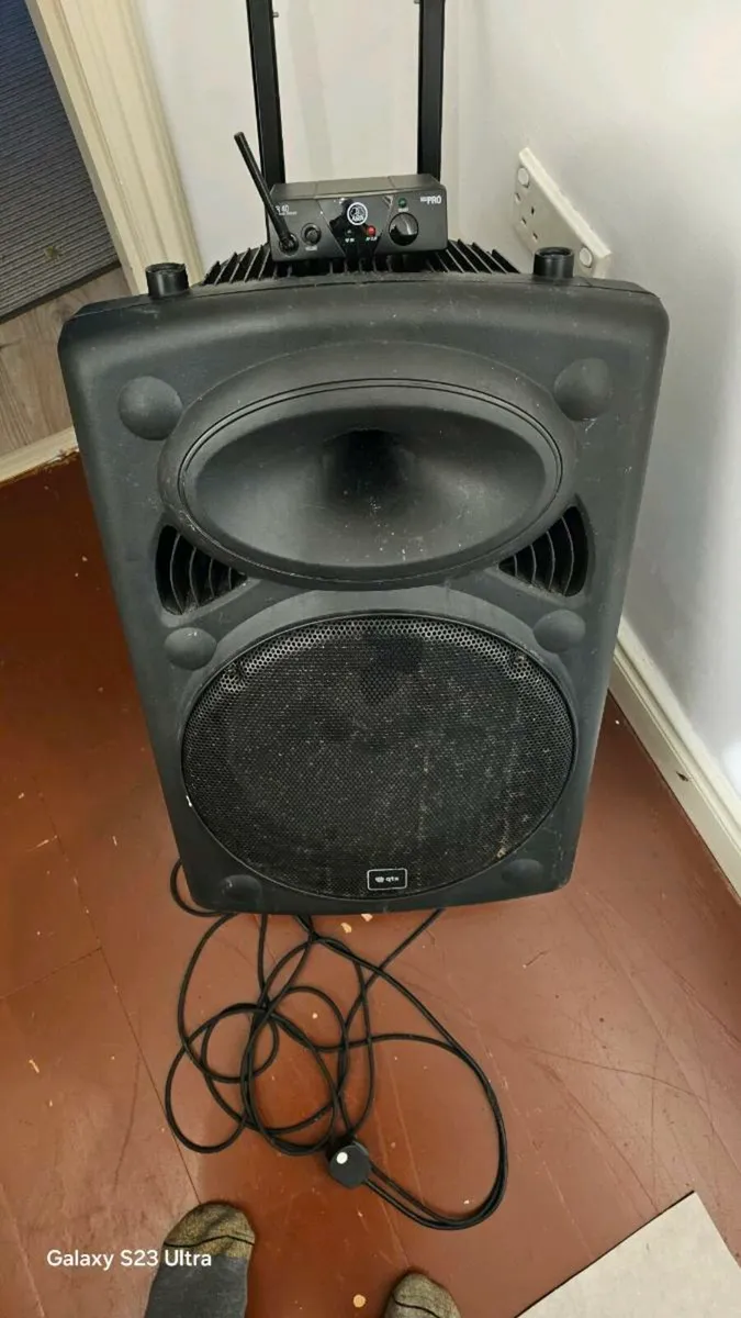 Portable amplifier /speaker - Image 1