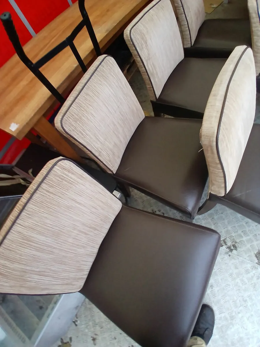 Table & chairs ......lot of (6)....delivered - Image 4