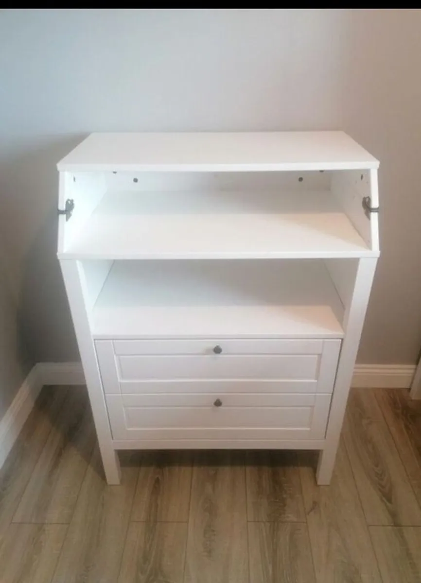 Changing Table - Image 1