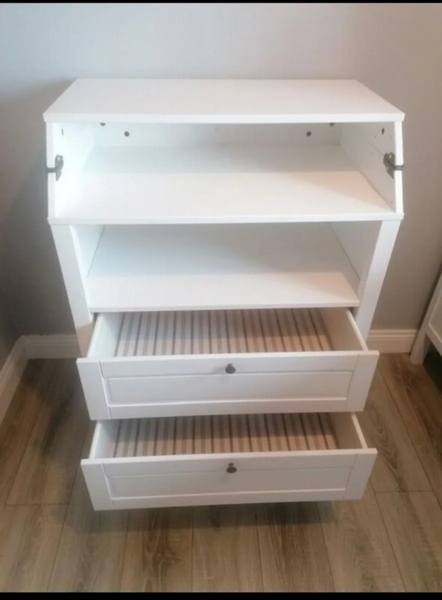 Changing Table - Image 2