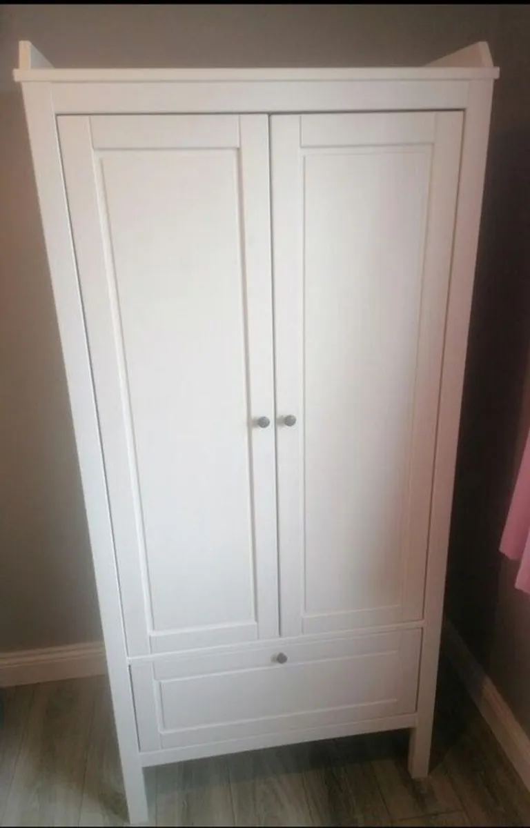 Wardrope - Image 1