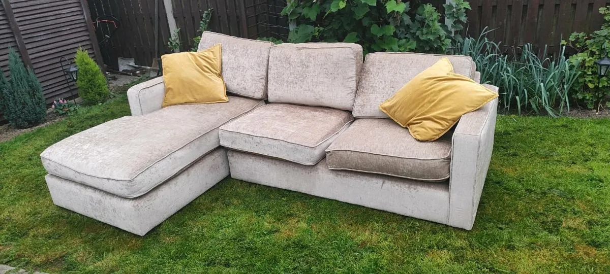 Corner sofa - Image 1