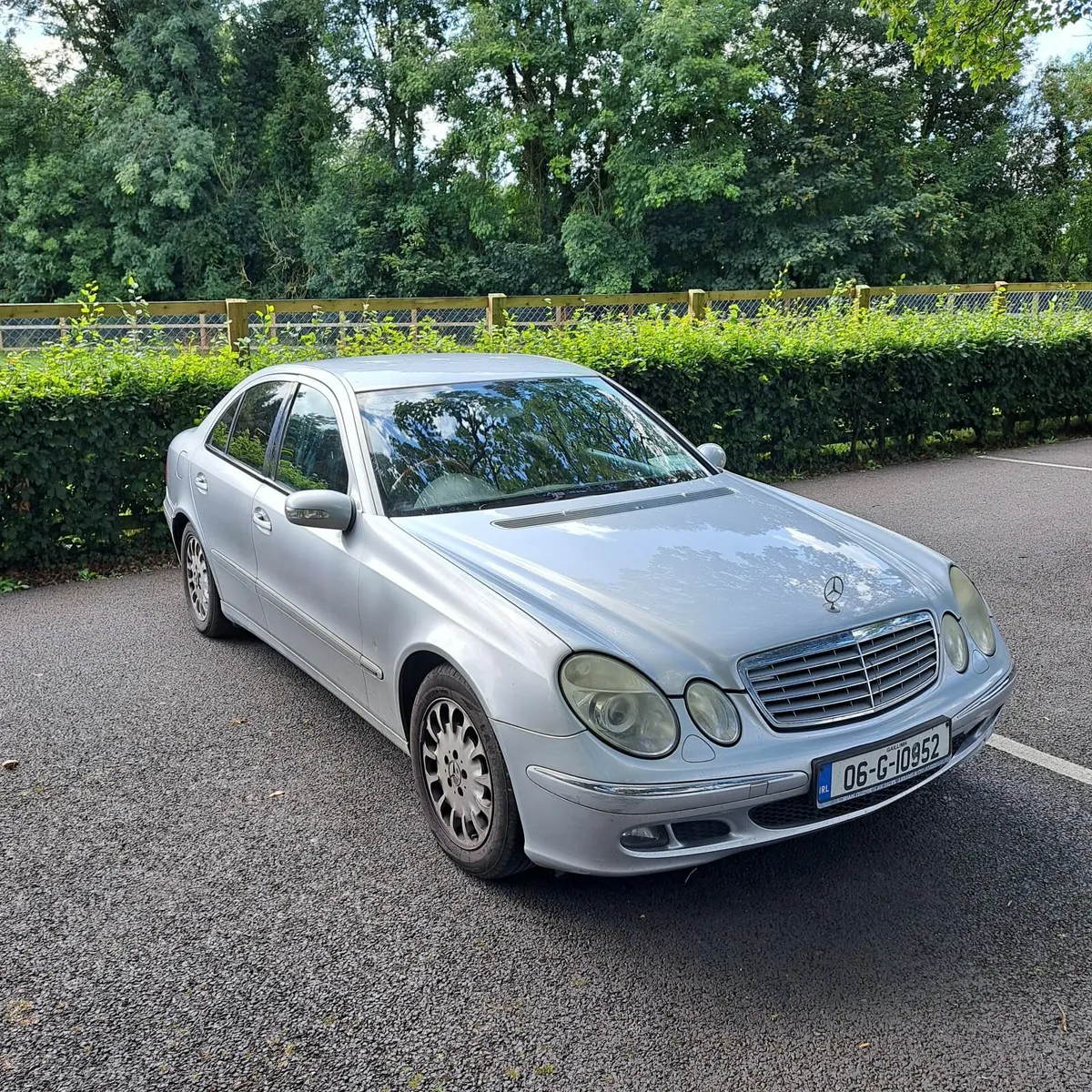 **AUTOMATIC** Mercedes E-Class 2006 - Image 3