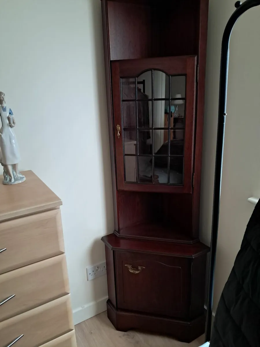 Corner unit