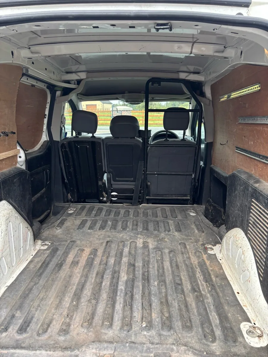 2012  Peugeot partner(berlingo) 200vrt - Image 4