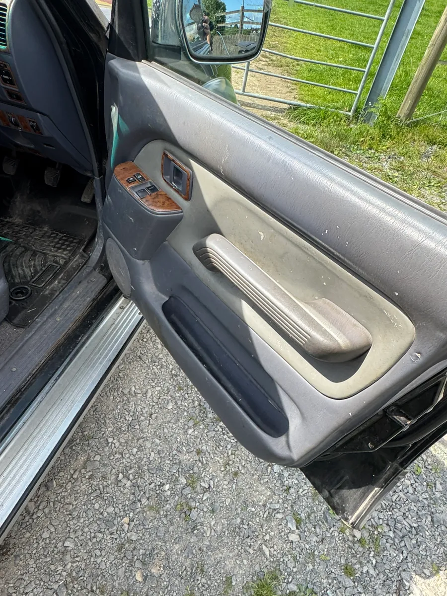 Toyota Land Cruiser - Image 3