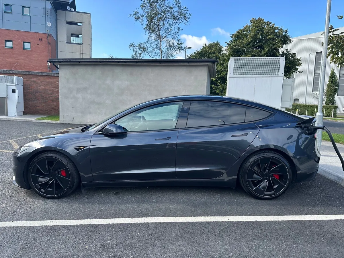 Tesla Model 3 2025 - Image 4