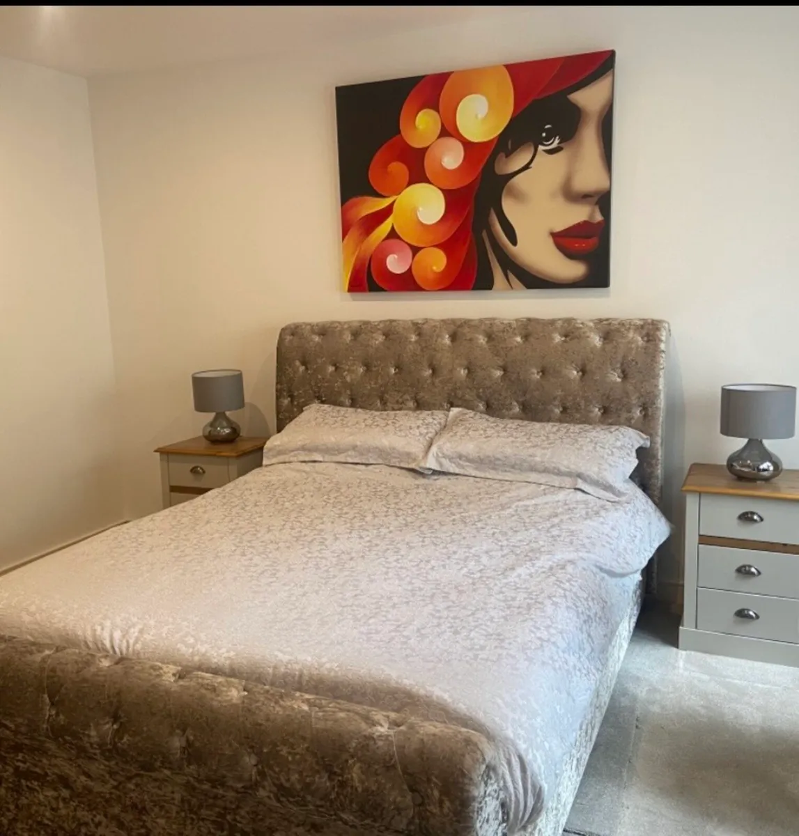 King size bed - Image 2