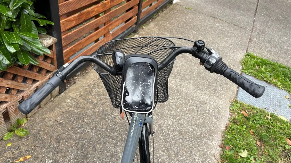 Monty Swing City Bike – Used, Good Condition - Image 3
