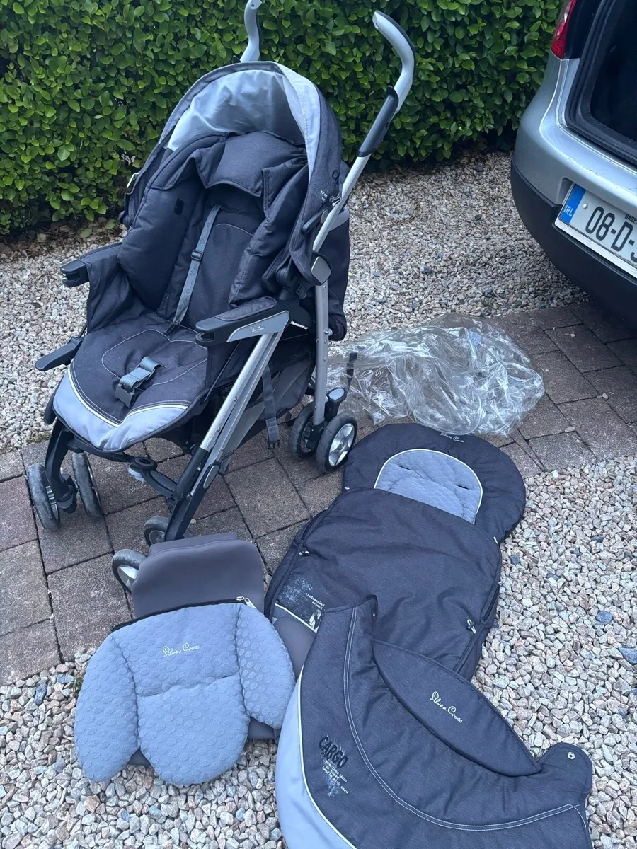 Silver Cross”pop” Pushchair and accessories - Image 1