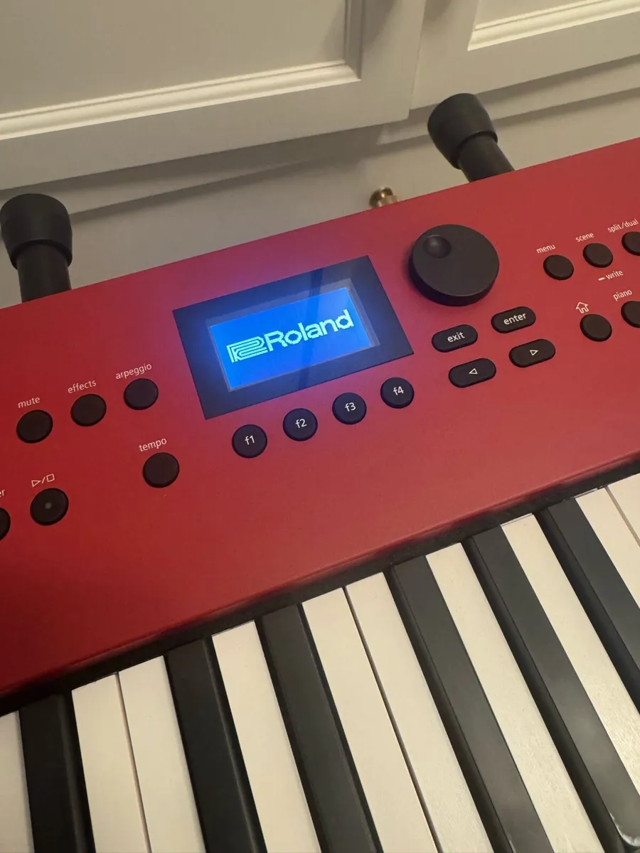 Roland Keyboard - Image 2