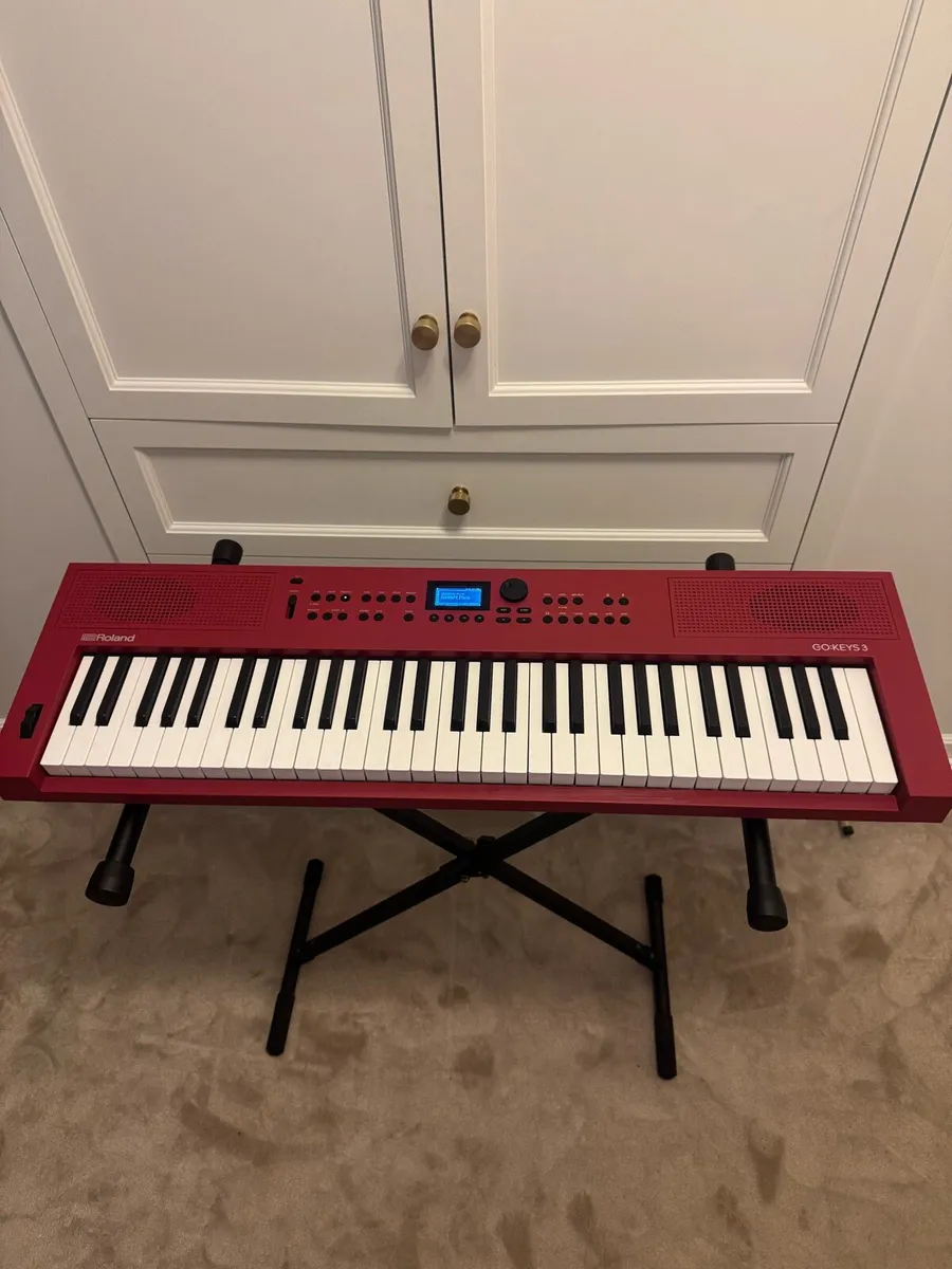 Roland Keyboard - Image 1