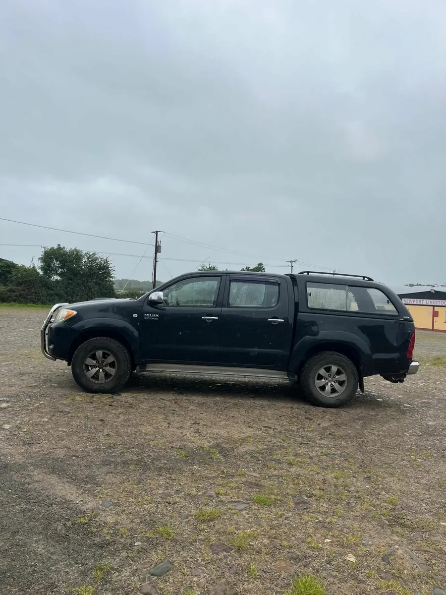 Toyota Hilux 2008 - Image 2
