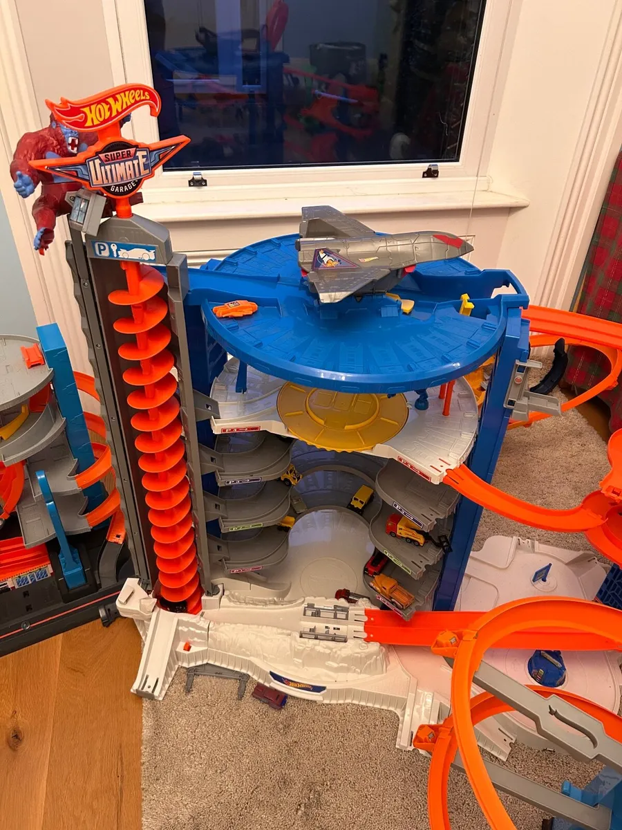 HOT WHEELS BUNDLE - Image 2