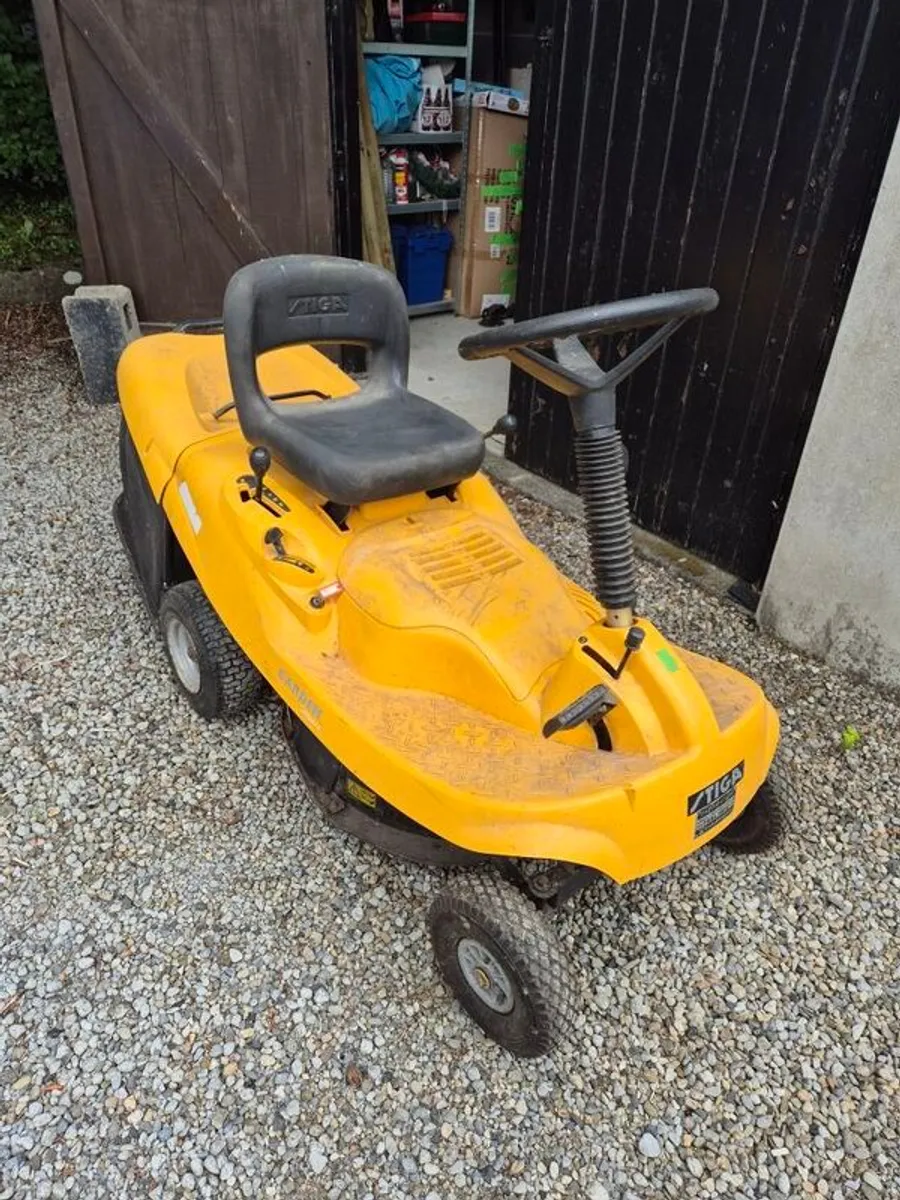 Ride on Mower (Needs work) and Push Mower (Running grand). - Image 4
