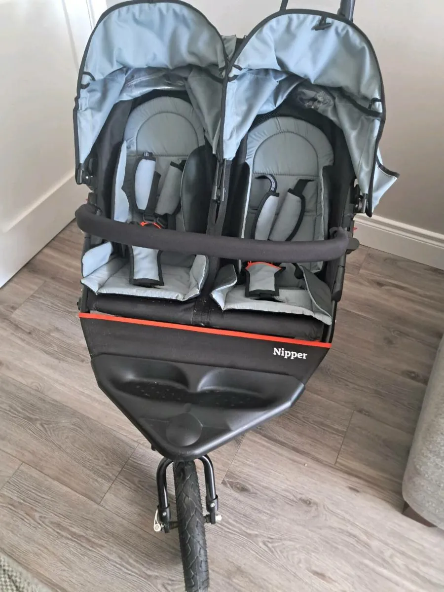 Out n About V5 Double Nipper Rocksalt Grey - Image 1