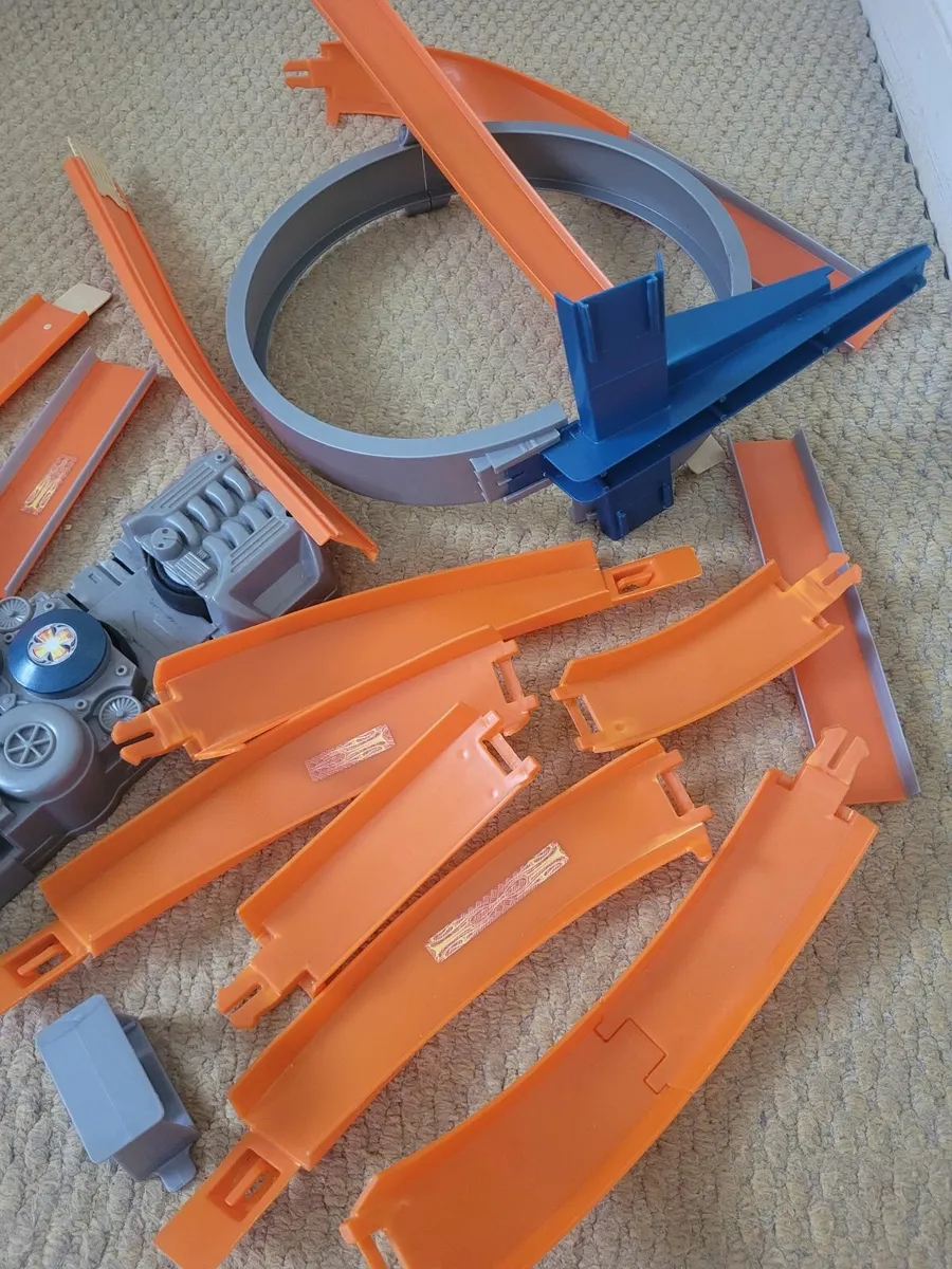 Hot Wheels track. Free to collect in Monkstown - Image 2
