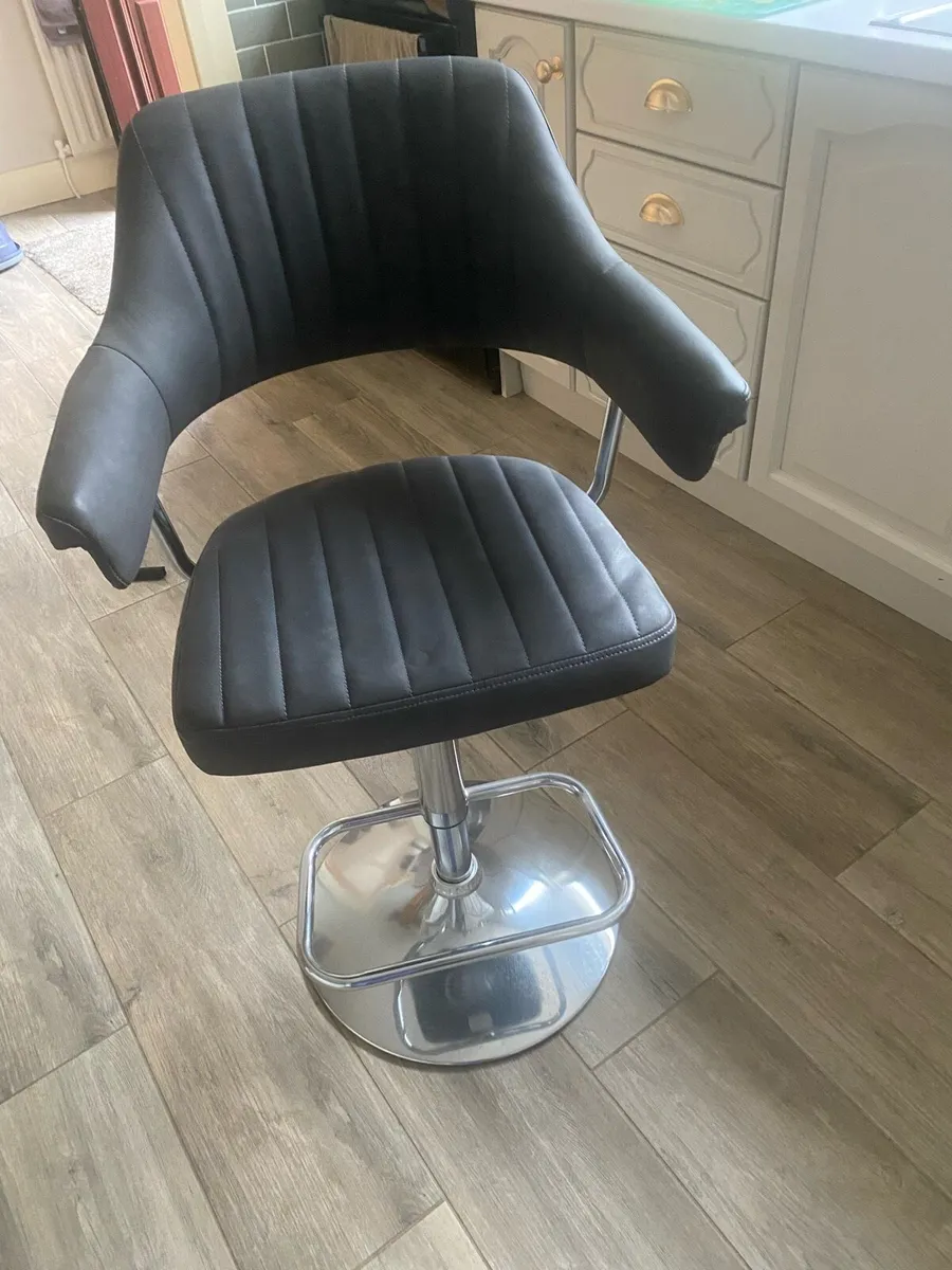 Kitchen bar stools - Image 2