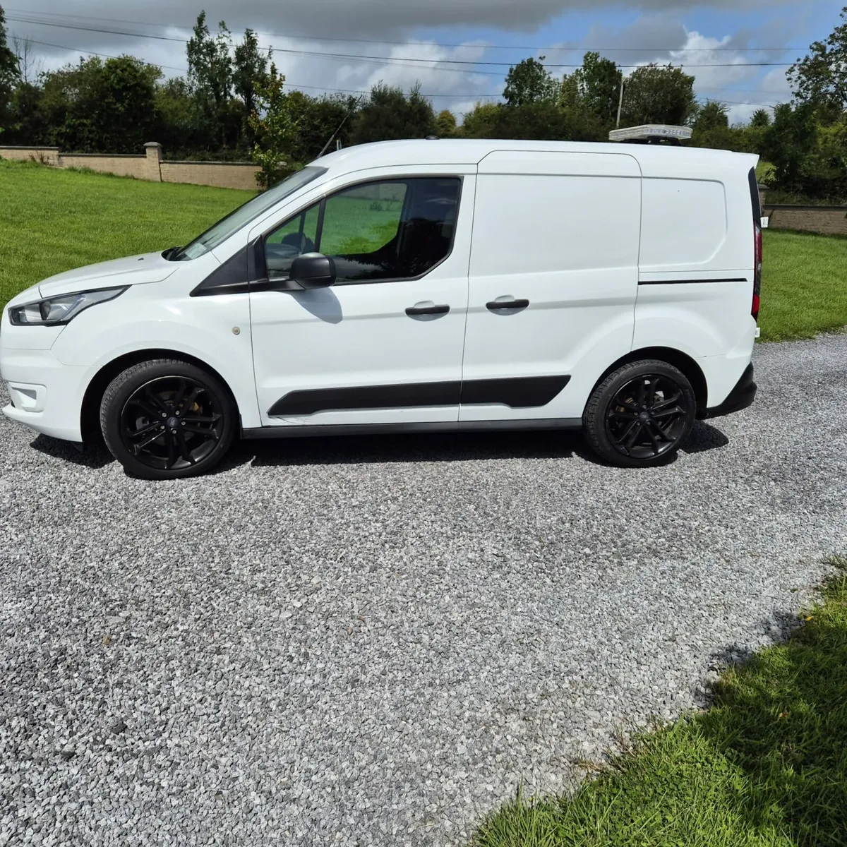 Ford Transit Connect - Image 1