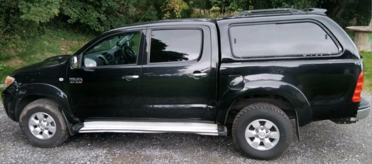 Toyota Hilux - Image 2