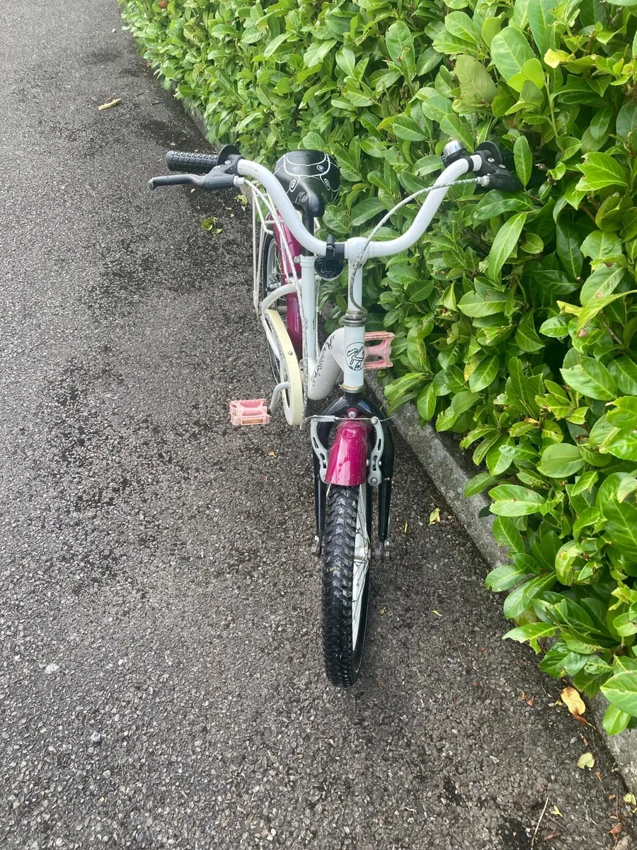 Girls bike - Image 3