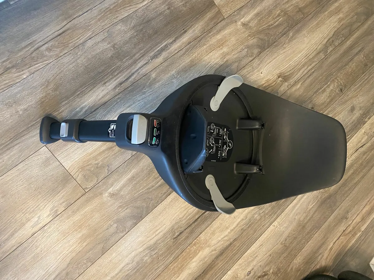 Cybex Cloud Z2 Base, Seat & Raincover - Image 3