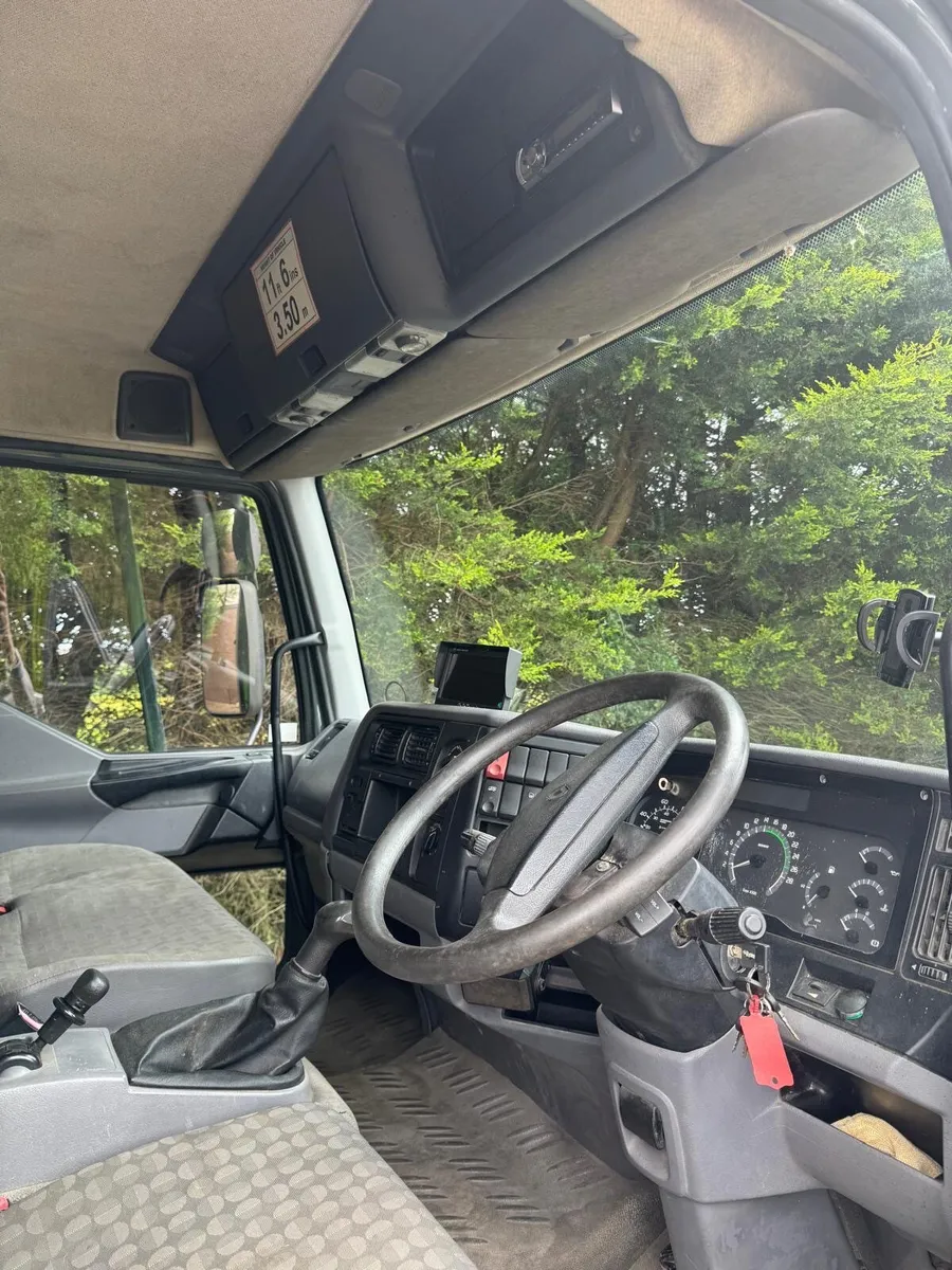 Horse Lorry 7.5t  tilt cab - Image 4