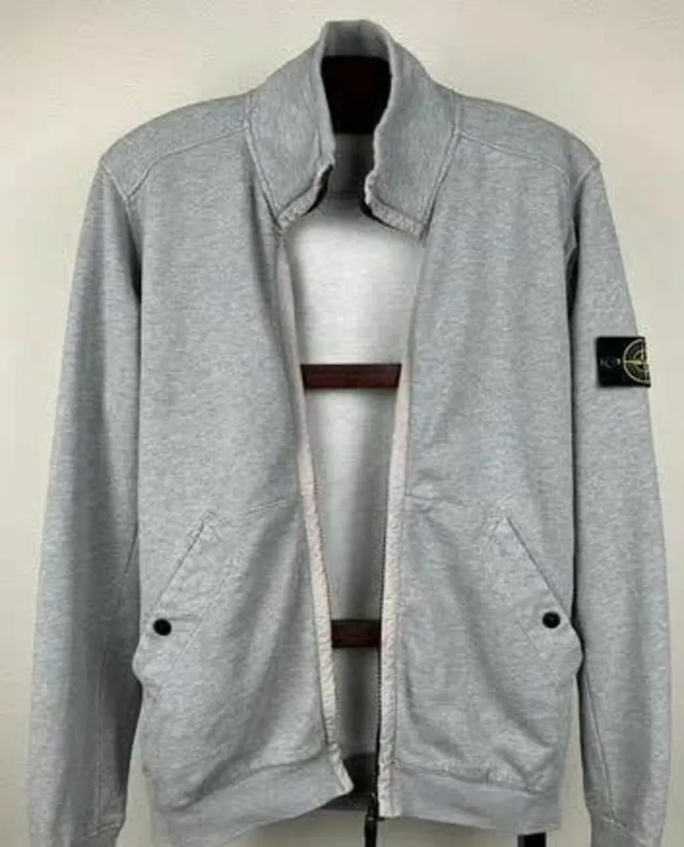 Stone Island - Image 1