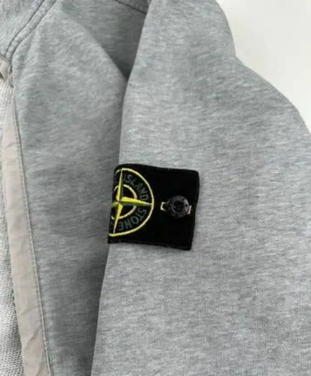 Stone Island - Image 4