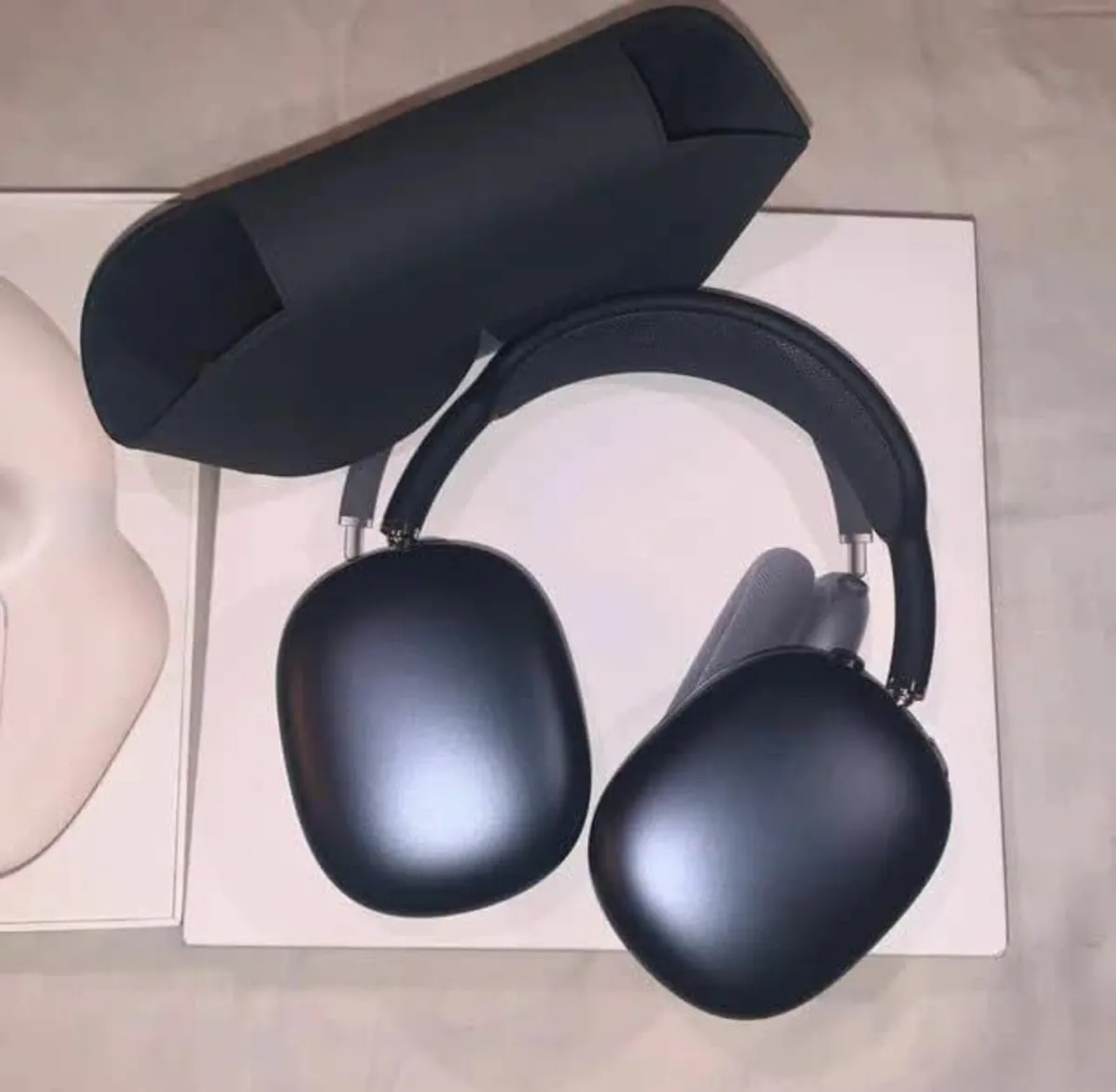 Apple AirPods Max 2024 - Image 1