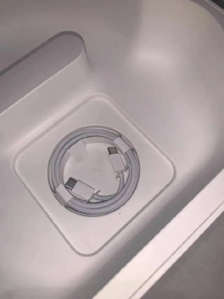 Apple AirPods Max 2024 - Image 4